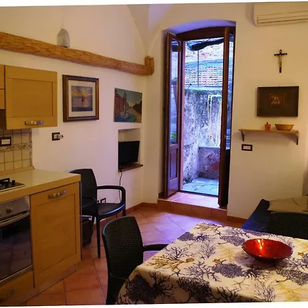 La Corte Tra I Carugi * Lerici