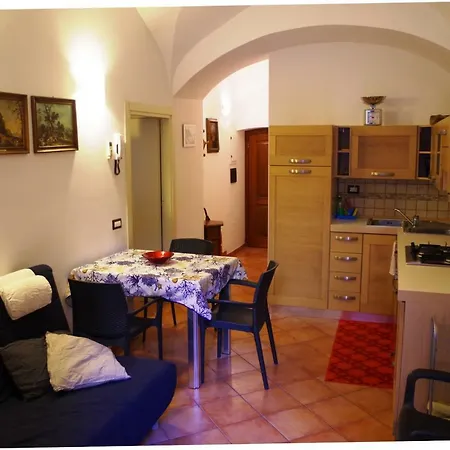 La Corte Tra I Carugi Lerici